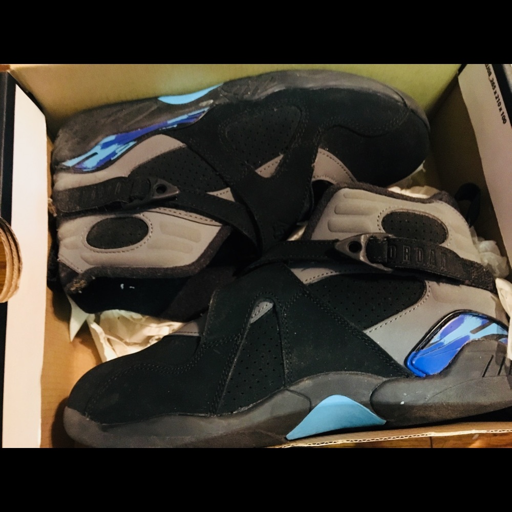 Jordan’s 8 black & barely used...